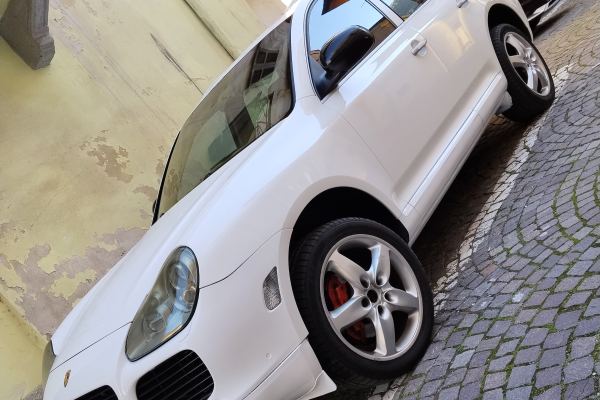 Porsche Cayenne di Team Pistonati